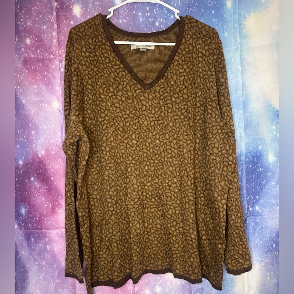 Soft by Avenue sweater 🛍